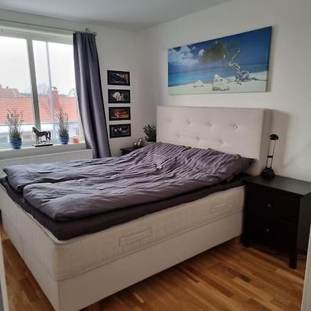Trevlig Laegenhet Naera Stroemstad Centrum Exterior foto
