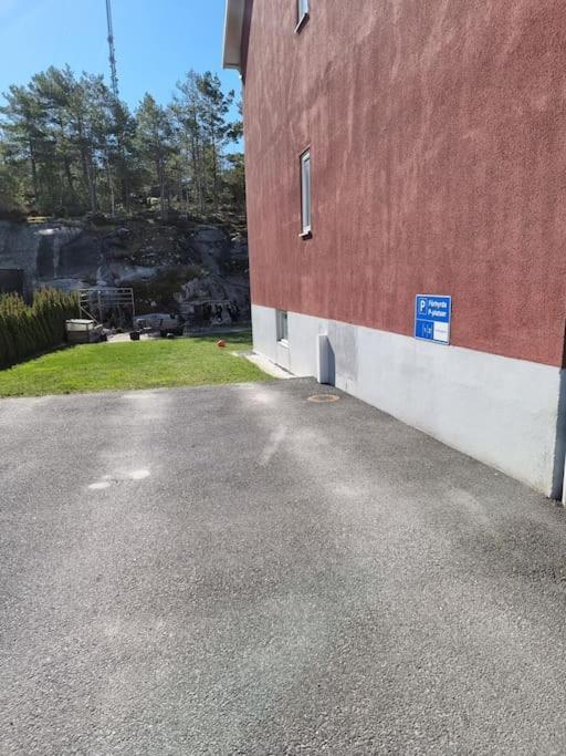 Trevlig Laegenhet Naera Stroemstad Centrum Exterior foto